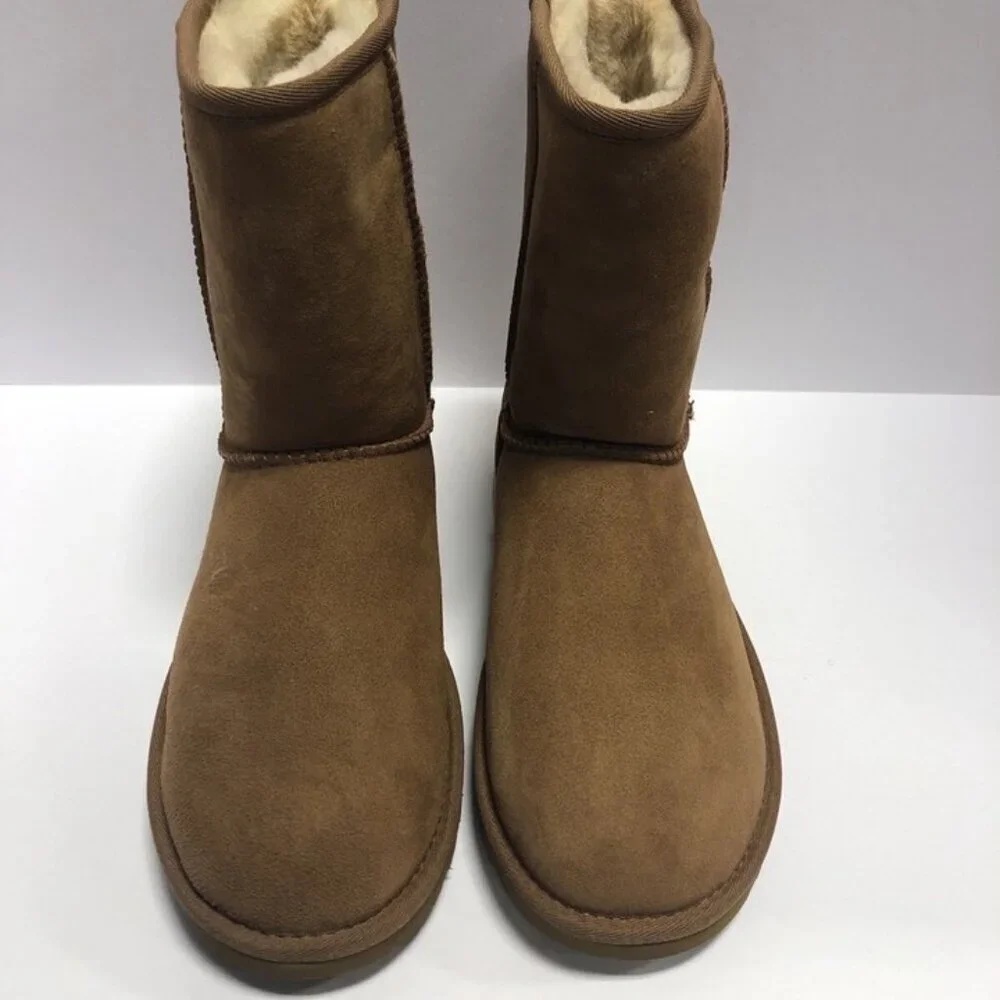 UGG Women’s Classic Short II Chestnut Winter Boots, Size 7M
